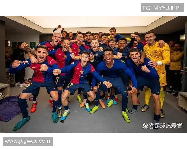 足球球星上场时的压迫感与球队表现之间的深刻联系与心理博弈分析